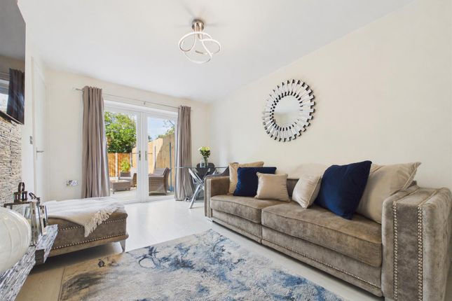 25, Hawkhurst Drive, Rugeley photo 2