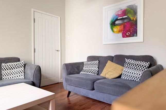NEW 16, Russell Street, Cardiff photo 4