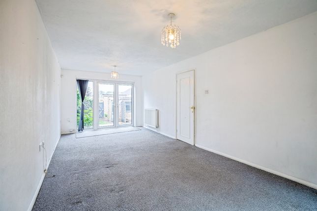 71, Otterham Quay Lane, Gillingham photo 3