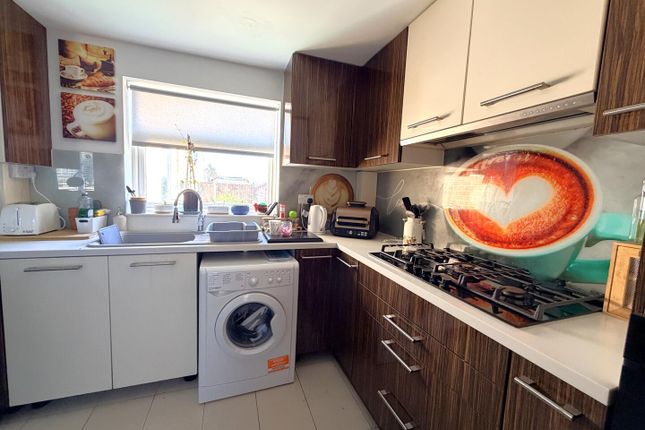 94, Beanfield Avenue, Corby photo 2