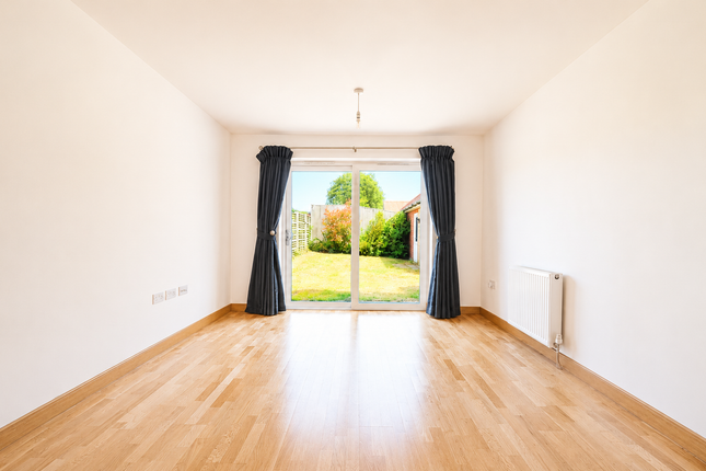 1, Eldridge Close, Saffron Walden photo 3