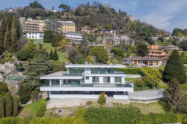 Villa for sale in 22100 Como, Province Of Como, Italy