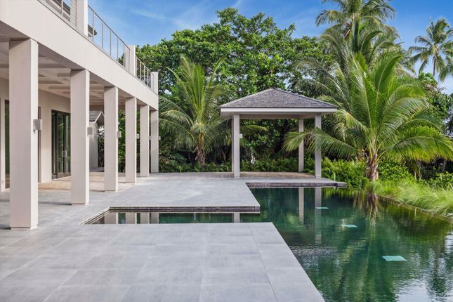 Villa for sale in Clifton Bay Drive, Lyford Cay, Nassau, Bahamas