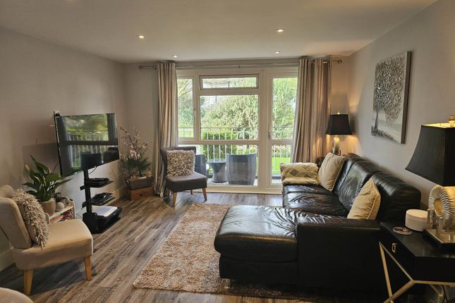 Flat for sale in Murray Avenue, Bromley