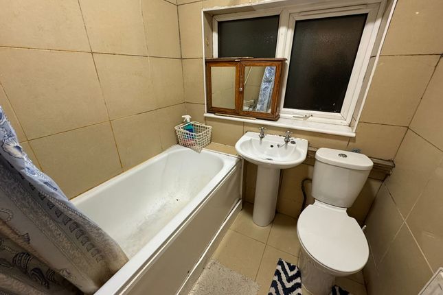 10, Bridgewater Road, Wembley photo 4
