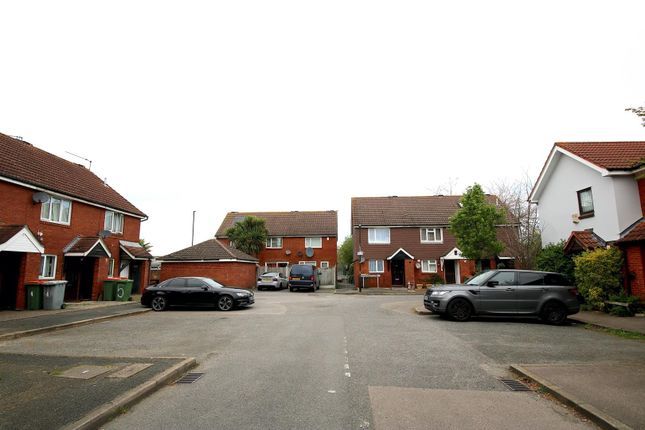 Property to rent in Hickman Close, London