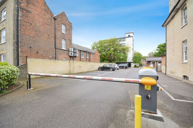 Flat for sale in Springfield Road, Chelmsford