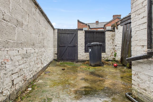 Cam03729G0-Pr0139-Still018