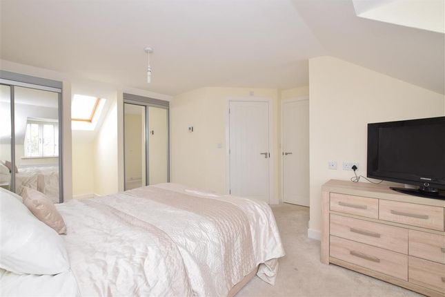 4 Bed Link Detached House For Sale In School Lane Havant