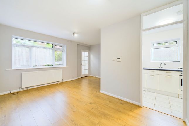 Thumbnail Flat to rent in Westfield Park, Pinner
