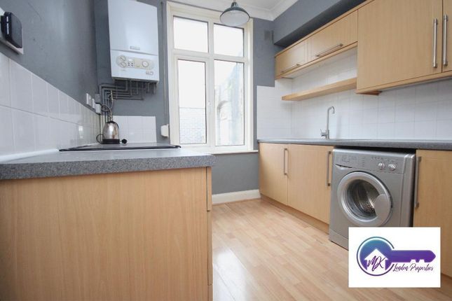 250926, Hoxton Street, London photo 3