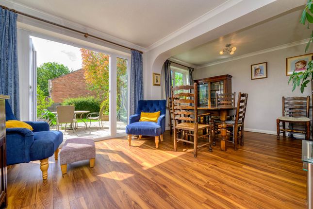 7, Pond End Road, Sonning Common photo 3