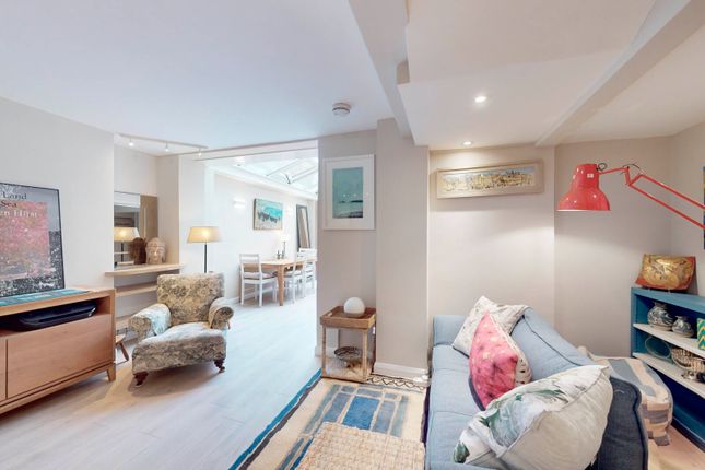 Flat for sale in Abbey Gardens, London