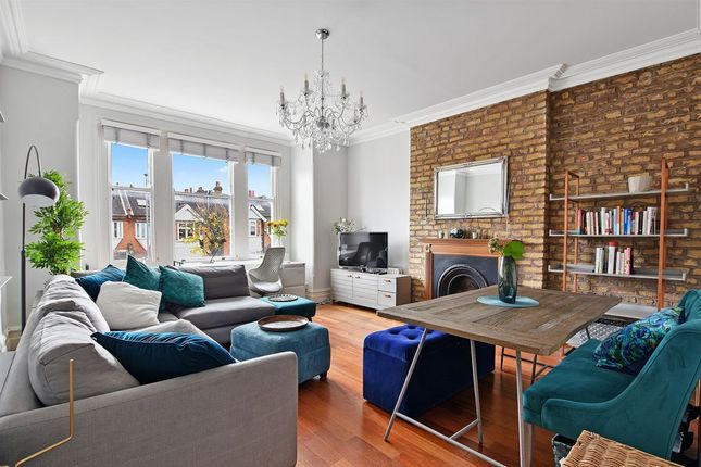 Flat 2, 20, Upper Tooting Park, London photo 2