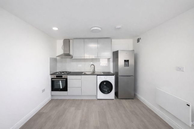 12, Stag Lane, Edgware photo 4
