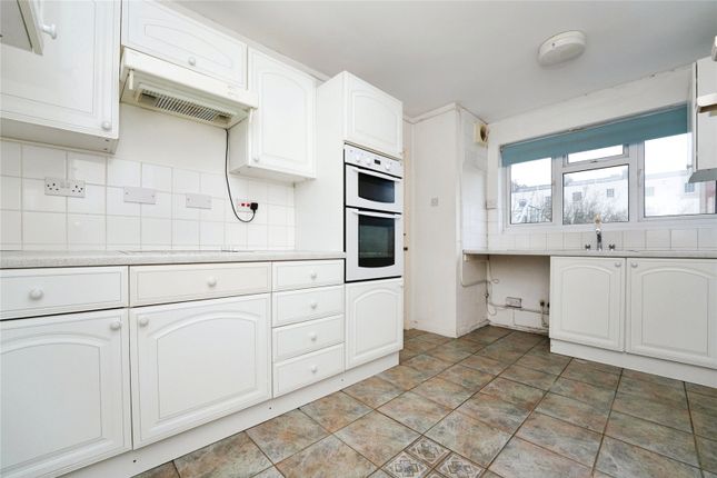 Flat for sale in Parabola Road, Cheltenham, Gloucestershire