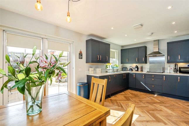 8, Kingsmead Avenue, West Sussex photo 3
