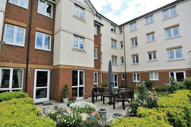 Property for sale in Parkland Grove, Ashford