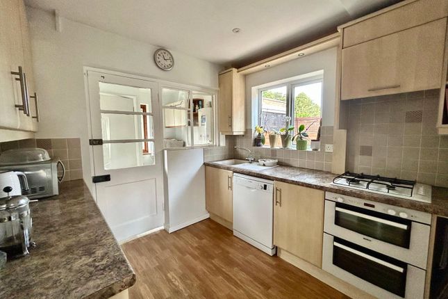 53, Ferndale Road, Fleet photo 3