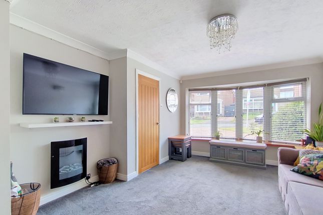 3, Rooks Avenue, Cleckheaton photo 2