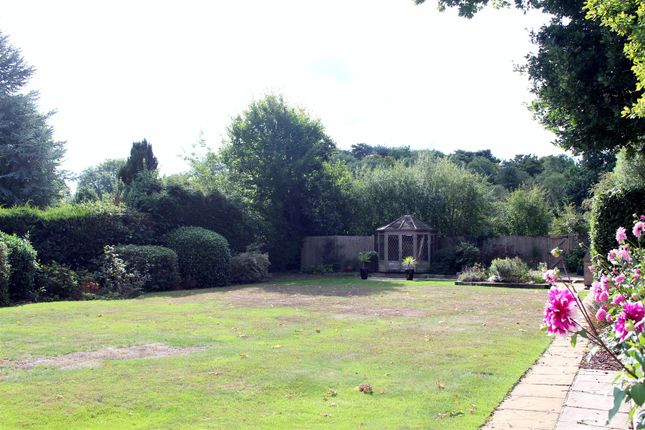 Mymms Drive, Brookmans Park, Hatfield AL9, 4 bedroom detached house for ...