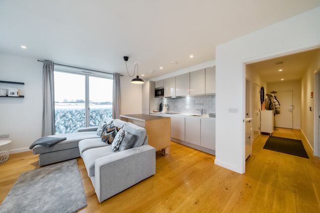 Thumbnail Flat for sale in Cowleaze Road, Kingston Upon Thames