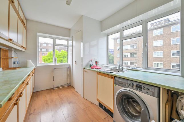 Flat to rent in Elgood House, St John's Wood, London