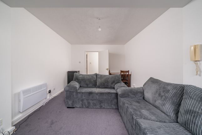 Flat for sale in Lewin Road, Streatham