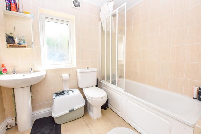 Flat for sale in Devonshire Road, Colliers Wood, London