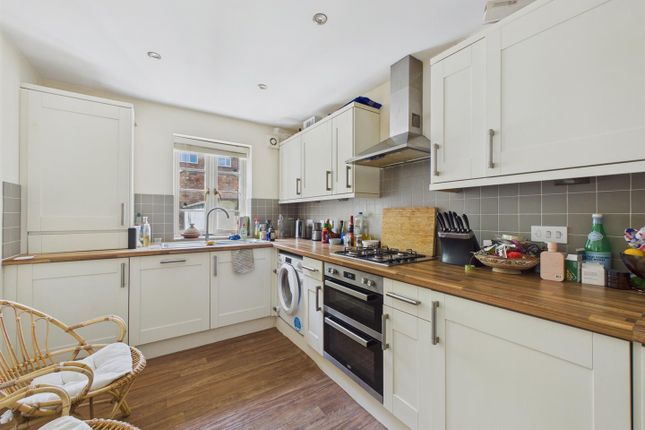 Flat 16 Abbotsfield, 14, Abbey Road, Malvern photo 2