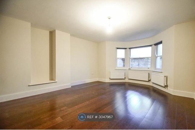 Flat, Lordship Park, London photo 4