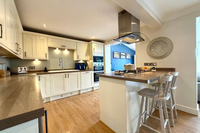 25 Glynmil Close, Merthyr Tydfil photo 3