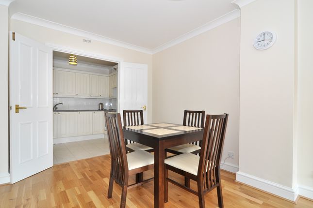 Flat to rent in Odessa Street, London