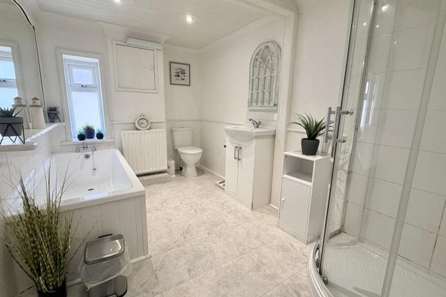 11, Elgin Street, Whitby photo 5