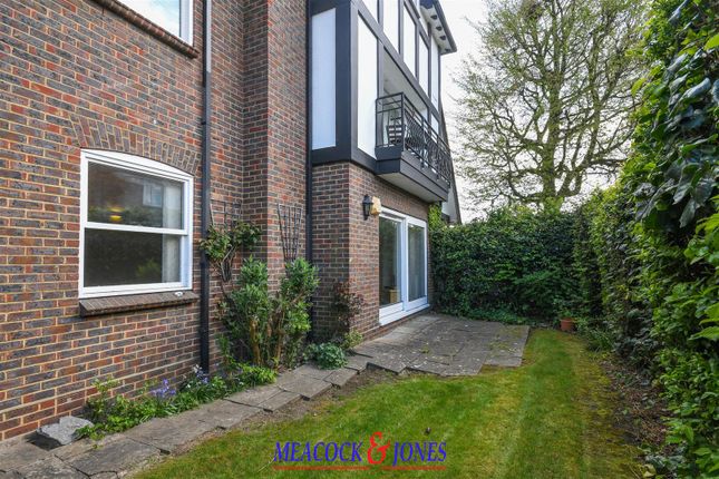 1 Clune Court, Hutton Road, Brentwood photo 2