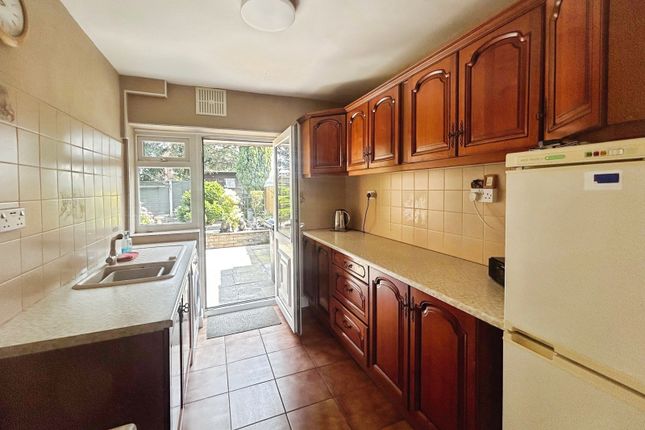 128, Kitchen Lane, Wolverhampton photo 3