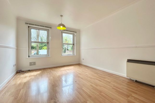 Flat 2, Eastleigh photo 2