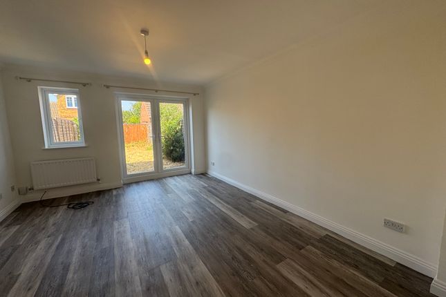 45, Carnation Way, AYLESBURY photo 4