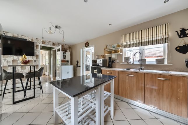 2, Agnes Silverside Close, Essex photo 4