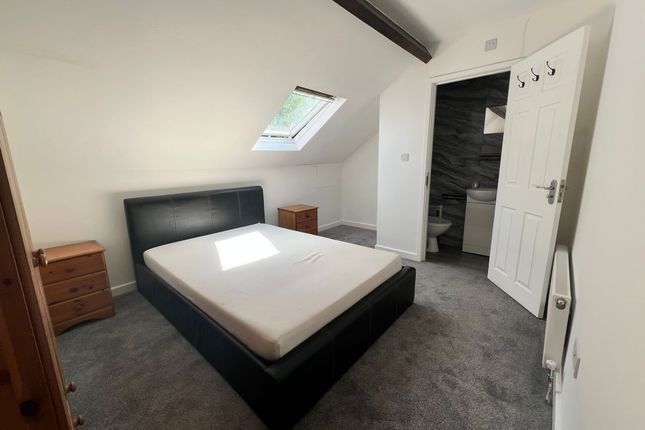 14 Holbrook Lane, Coventry photo 3