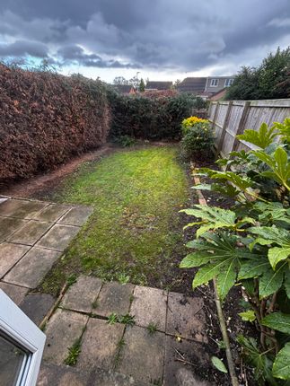40, Woodmoor Drive, Wakefield photo 3