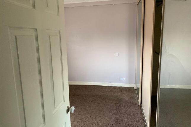 Property to rent in Warren Place, Brownhills, Walsall