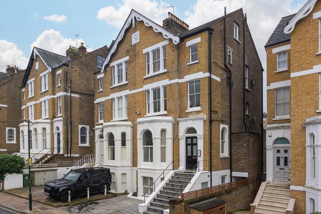 Flat to rent in Onslow Road, London