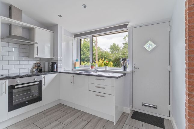 7 White Hart Cottages, Caerphilly photo 4