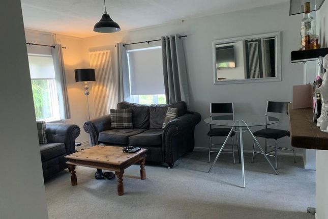 Flat for sale in Lodge Close, Crawley