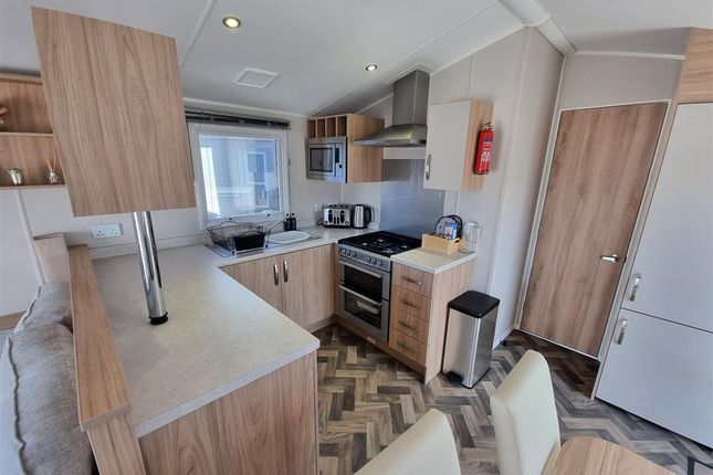 Thumbnail Mobile/park home for sale in Shottendane Road, Birchington, Kent