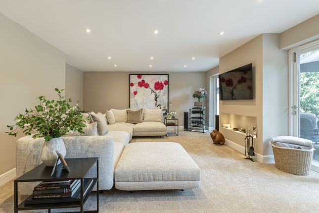2 Kingsgate, King Harry Lane, St. Albans photo 4