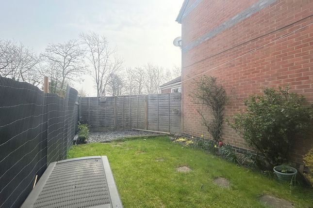 63, Hainault Avenue, Milton Keynes photo 4