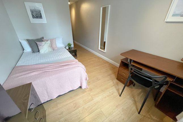 Flat 1, 27-29 Stafford(5)