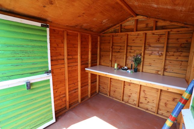 Beach hut 259, Brackenbury Fort, Felixstowe photo 4